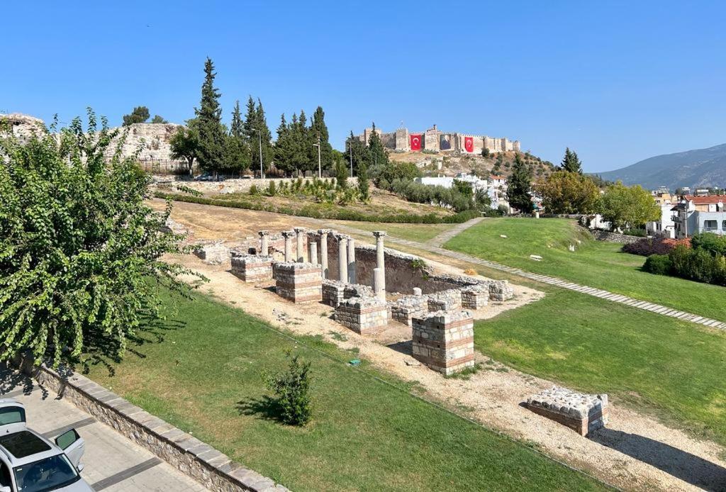 Ephesus Selcuk Castle View Suites Екстериор снимка
