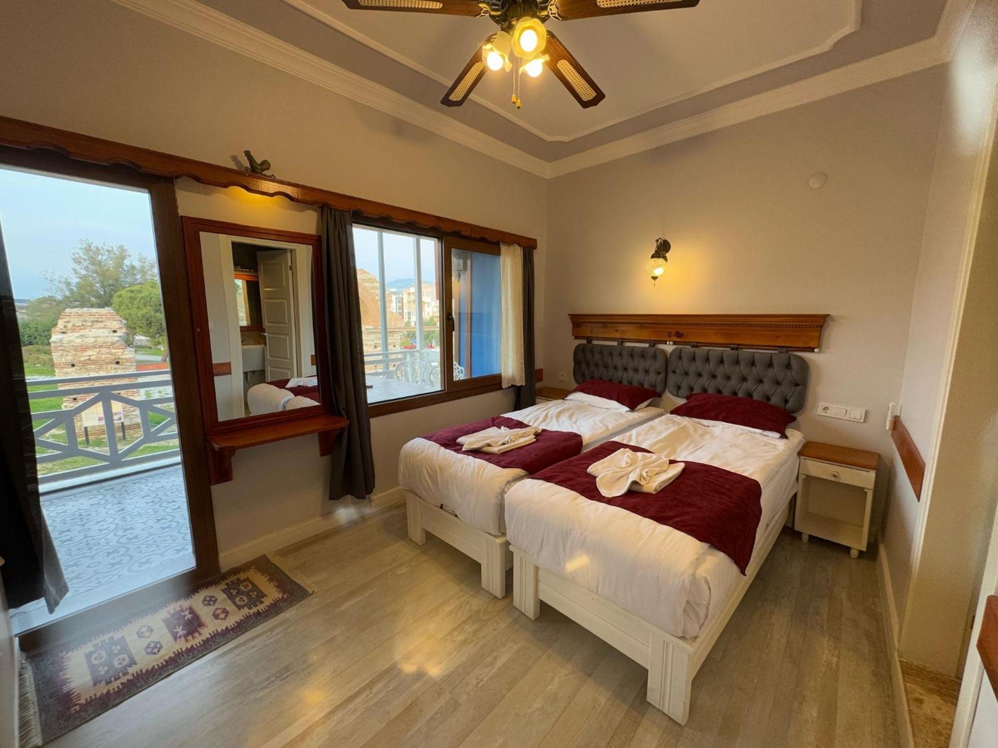 Ephesus Selcuk Castle View Suites Екстериор снимка